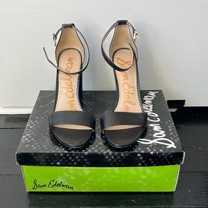 NWOT - ankle strap leather heels